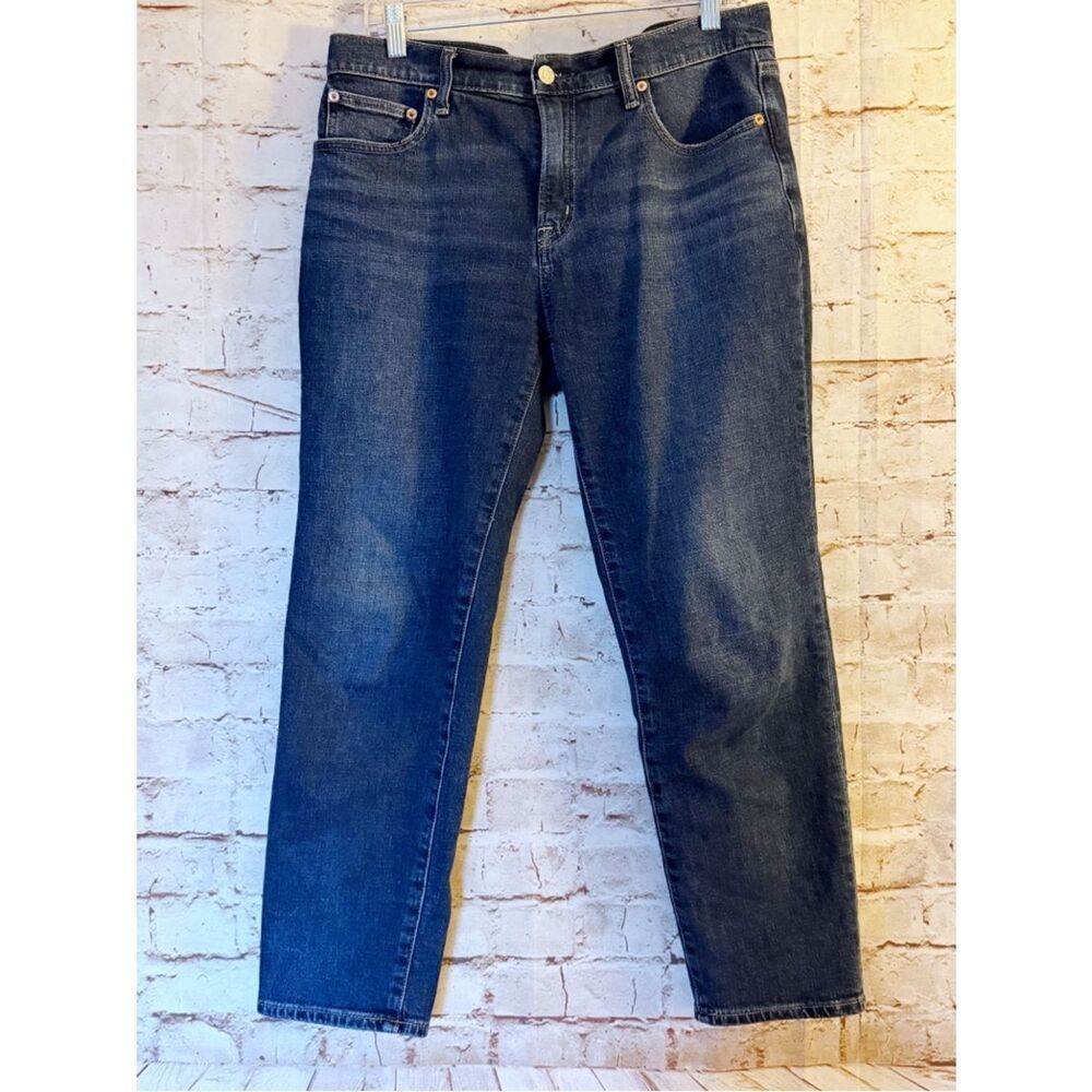 Gap girlfriend mid rise jeans